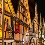 - Zentral, Stilvoll Und Ruhig Mit Balkon Und Boxspringbetten Appartement *
