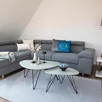 - Zentral, Stilvoll Und Ruhig Mit Balkon Und Boxspringbetten Appartement