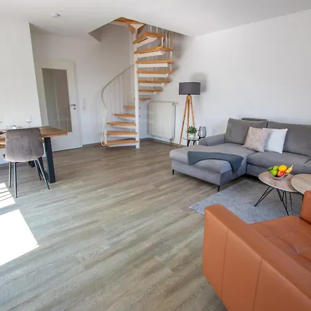 - Zentral, Stilvoll Und Ruhig Mit Balkon Und Boxspringbetten Apartmán *