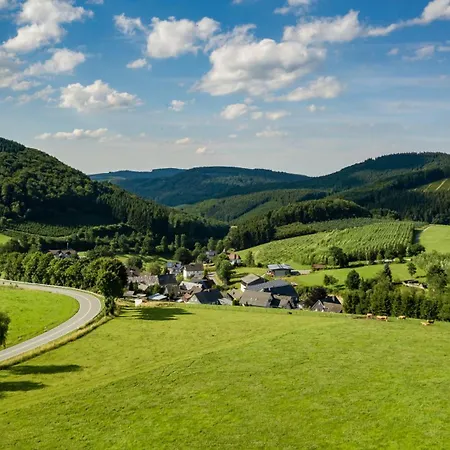 - Zentral, Stilvoll Und Ruhig Mit Balkon Und Boxspringbetten Möhnesee