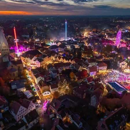 - Zentral, Stilvoll Und Ruhig Mit Balkon Und Boxspringbetten Lägenhet