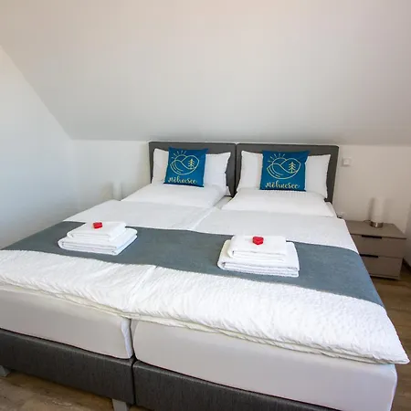 - Zentral, Stilvoll Und Ruhig Mit Balkon Und Boxspringbetten Appartement *