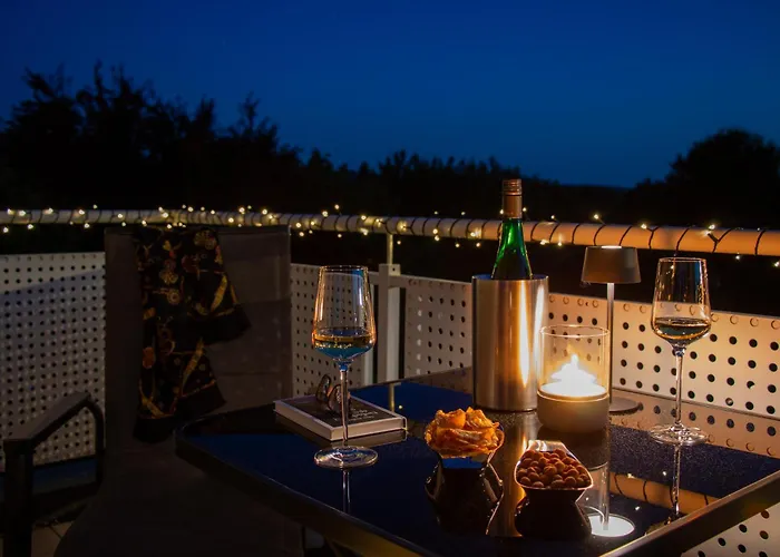 Apartmán - Zentral, Stilvoll Und Ruhig Mit Balkon Und Boxspringbetten *