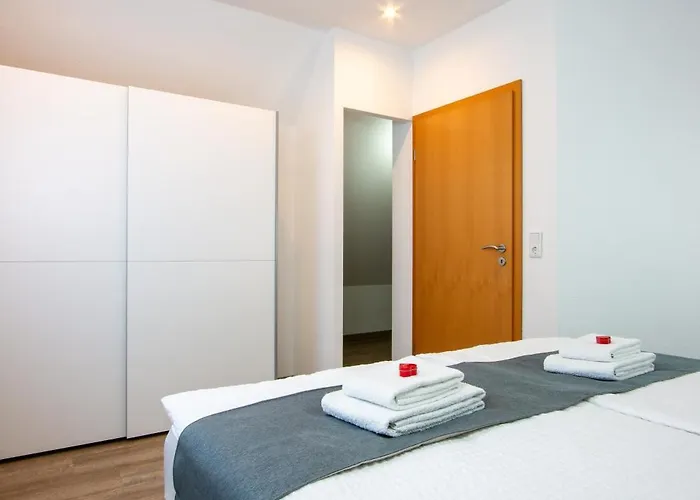 - Zentral, Stilvoll Und Ruhig Mit Balkon Und Boxspringbetten Appartement